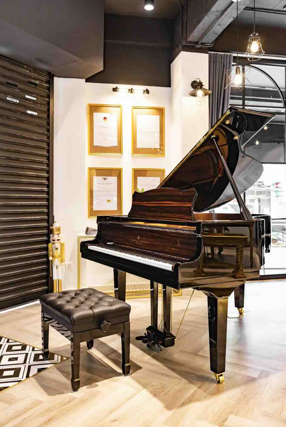 Grotrian WGS152 baby grand
